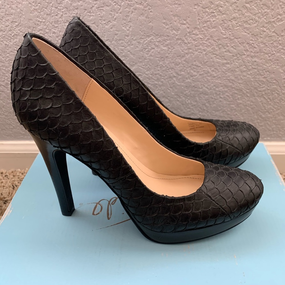 Calvin Klein womens heels size 6